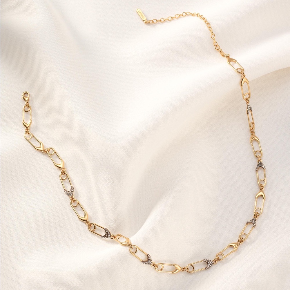 Stella & Dot - Safety Pin Link Necklace- Gold